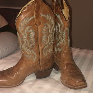 Ladies cowboy boots